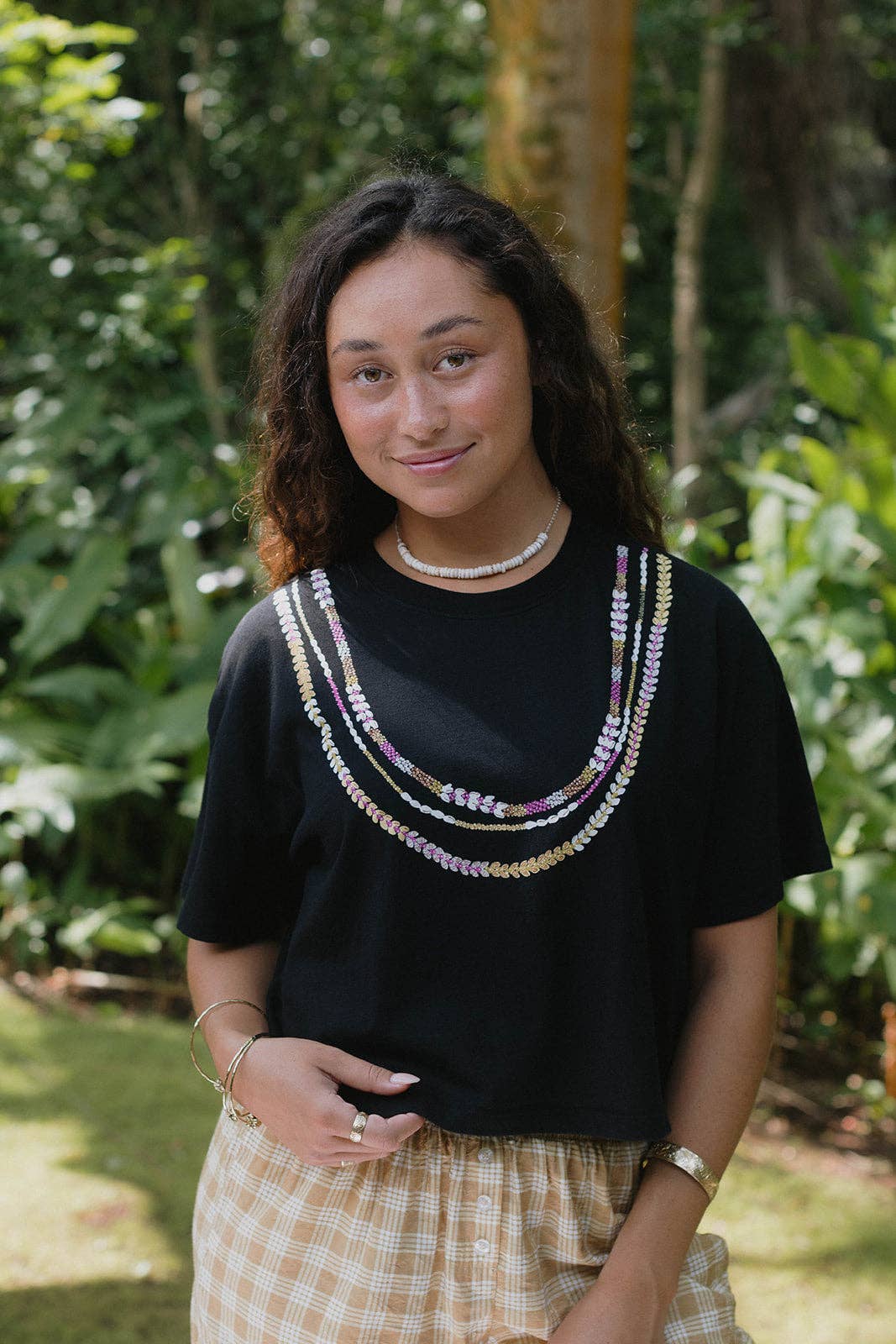 Lei Pupu o Niihau Crop Tee - 'Ele'ele