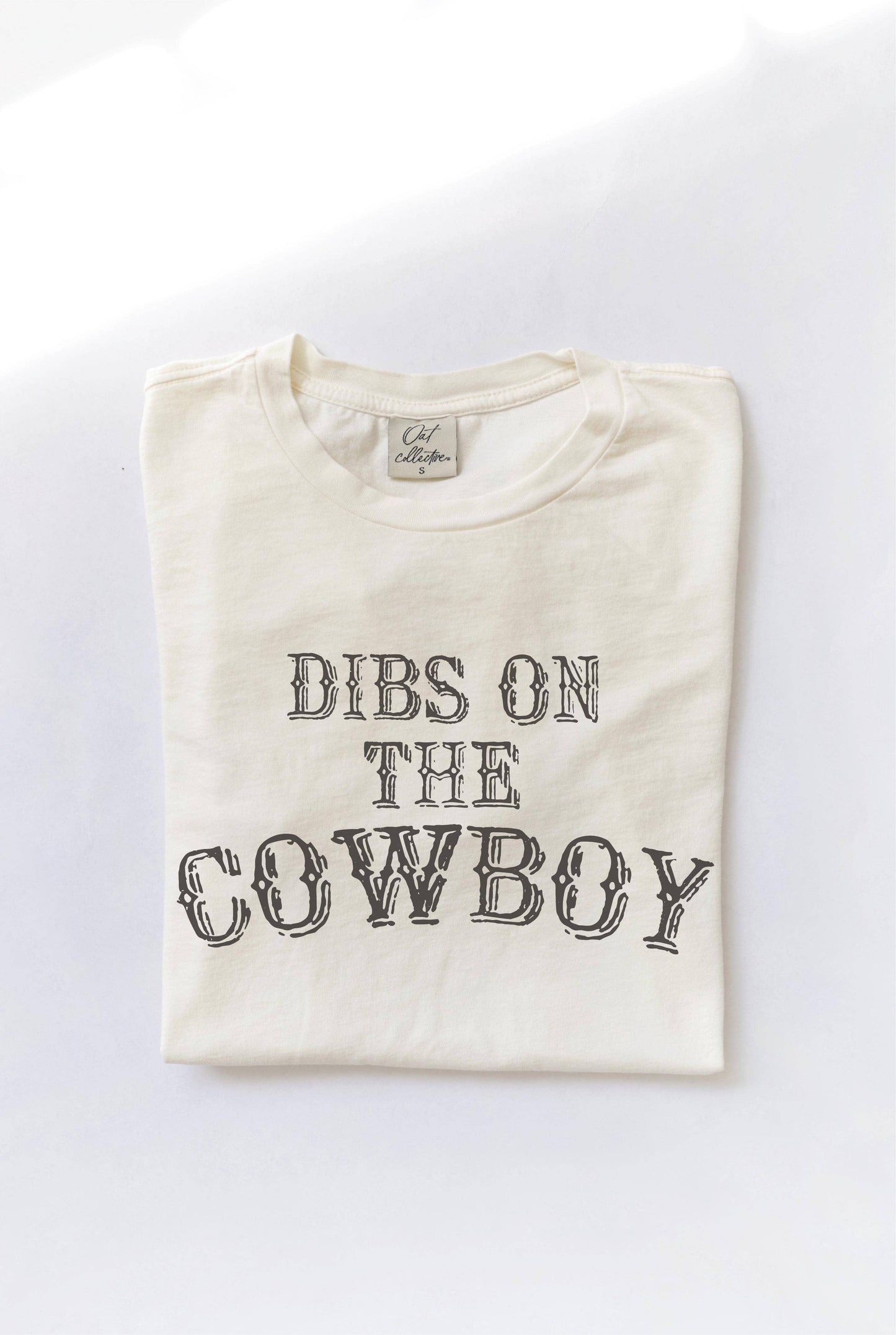 DIBS ON THE COWBOY Mineral Washed Graphic Top: CREAM