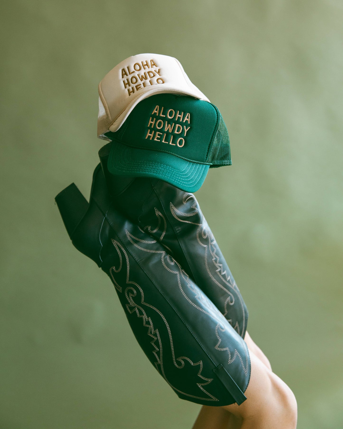 Aloha Howdy Hello Trucker hats: Black