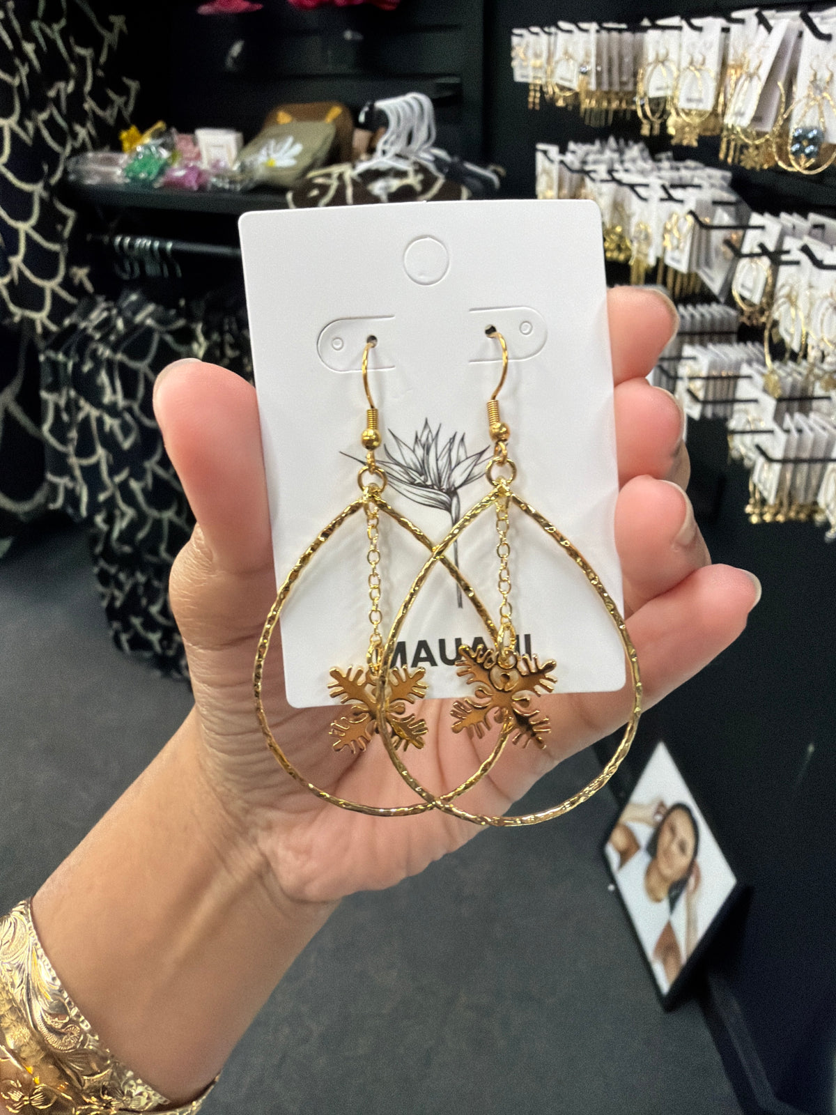 Teardrop Ulu Kuiki Earring
