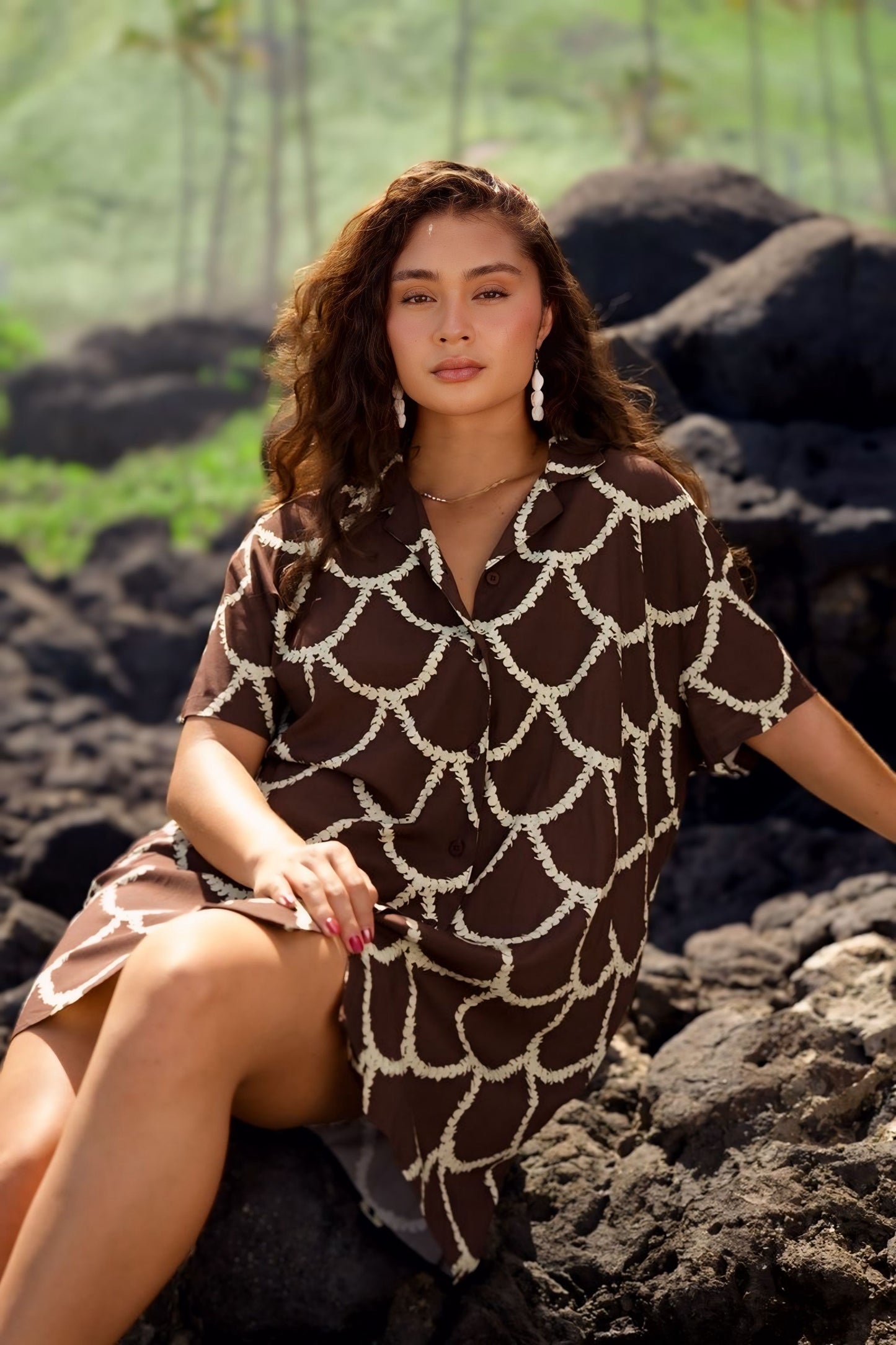 Women’s Brown Scalloped Pikake Shirt Dress