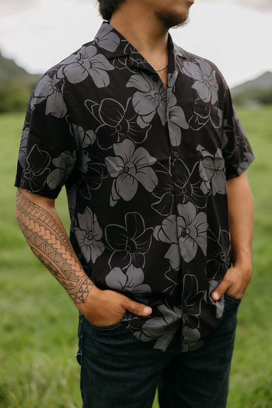 Men’s Aloha Shirt - Pua Kenikeni (Black & Grey)