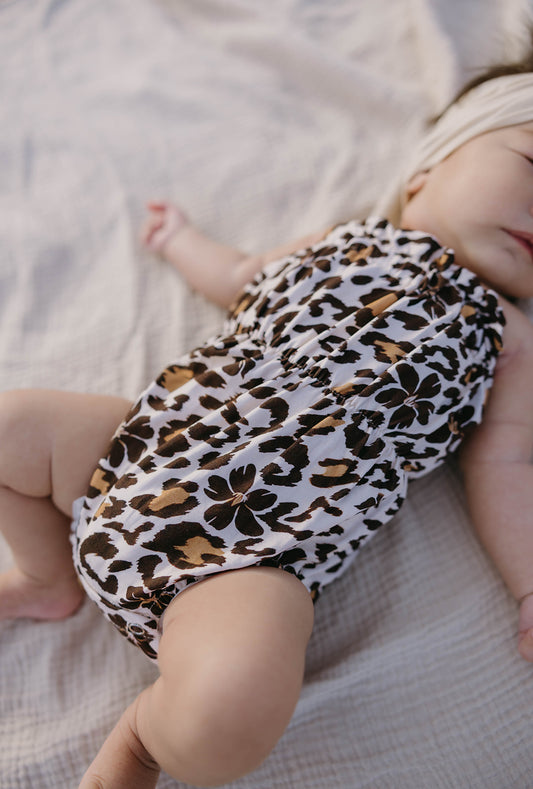 Kawena Onesie - Leopard x Pua kenikeni (II)