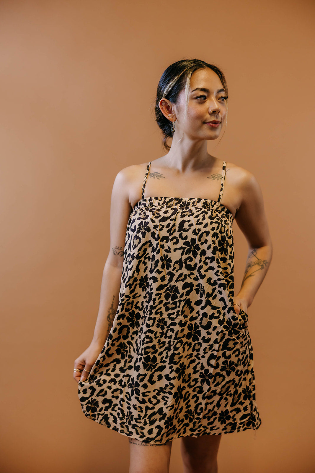 Pu'ulei Dress - Leopard + Pua Kenikeni Tan