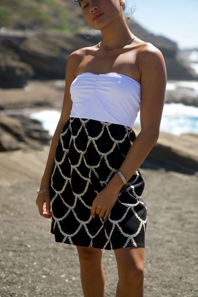 Malie Dress - Scalloped Pikake (Black)