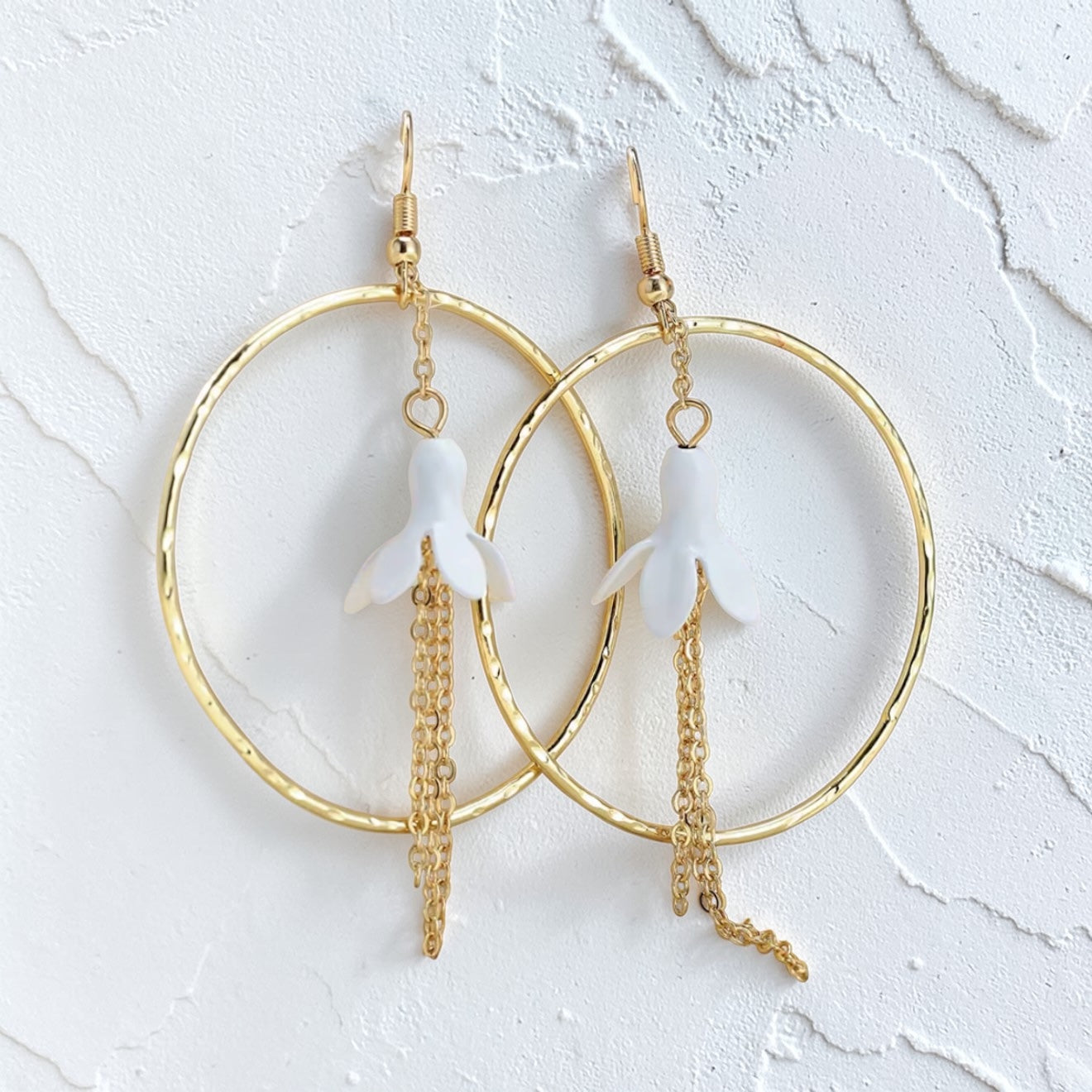 Pakalana Tassel Hoop - White