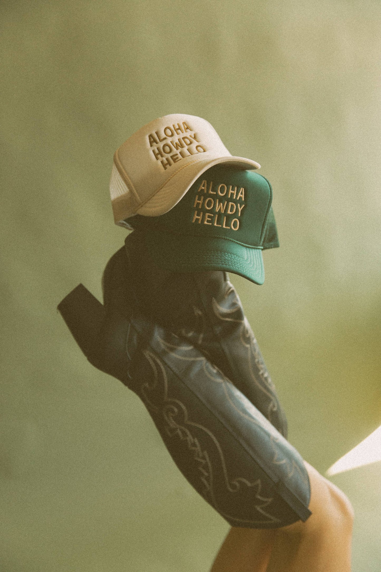 Aloha Howdy Hello Trucker hats: Black